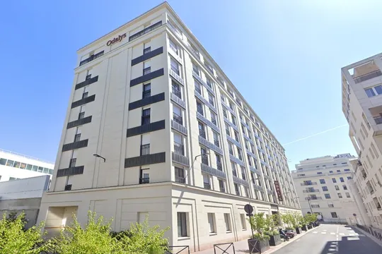 "PARIS LEVALLOIS PERRET". 4,9 %