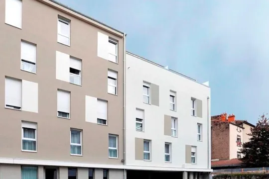 "CLERMONT CENTRE". 5,3 %