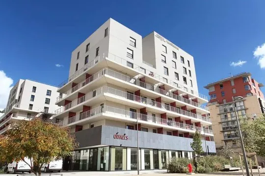 "LYON CONFLUENCE". 4,8 %