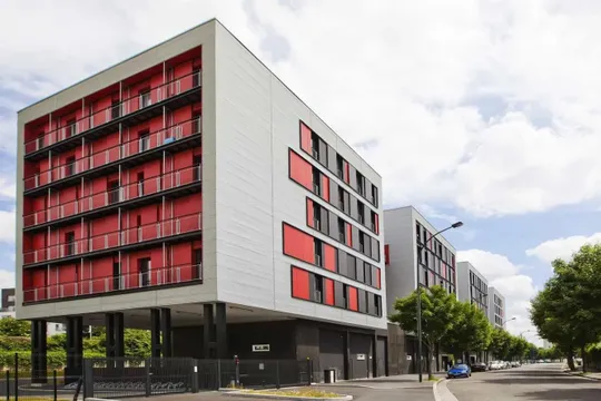 "SARAH BERNHARDT". 5,3 %